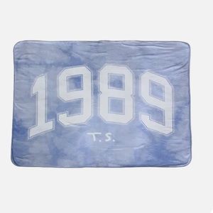 NWOT Taylor Swift 1989 Blanket